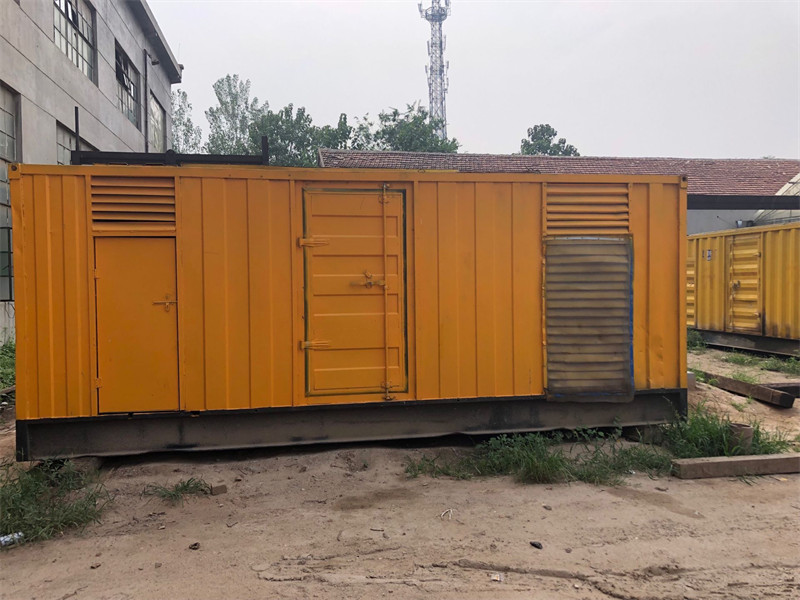 金川发电机出租进行负载测试时，电瓶电量不足的具体判断标准是什么？